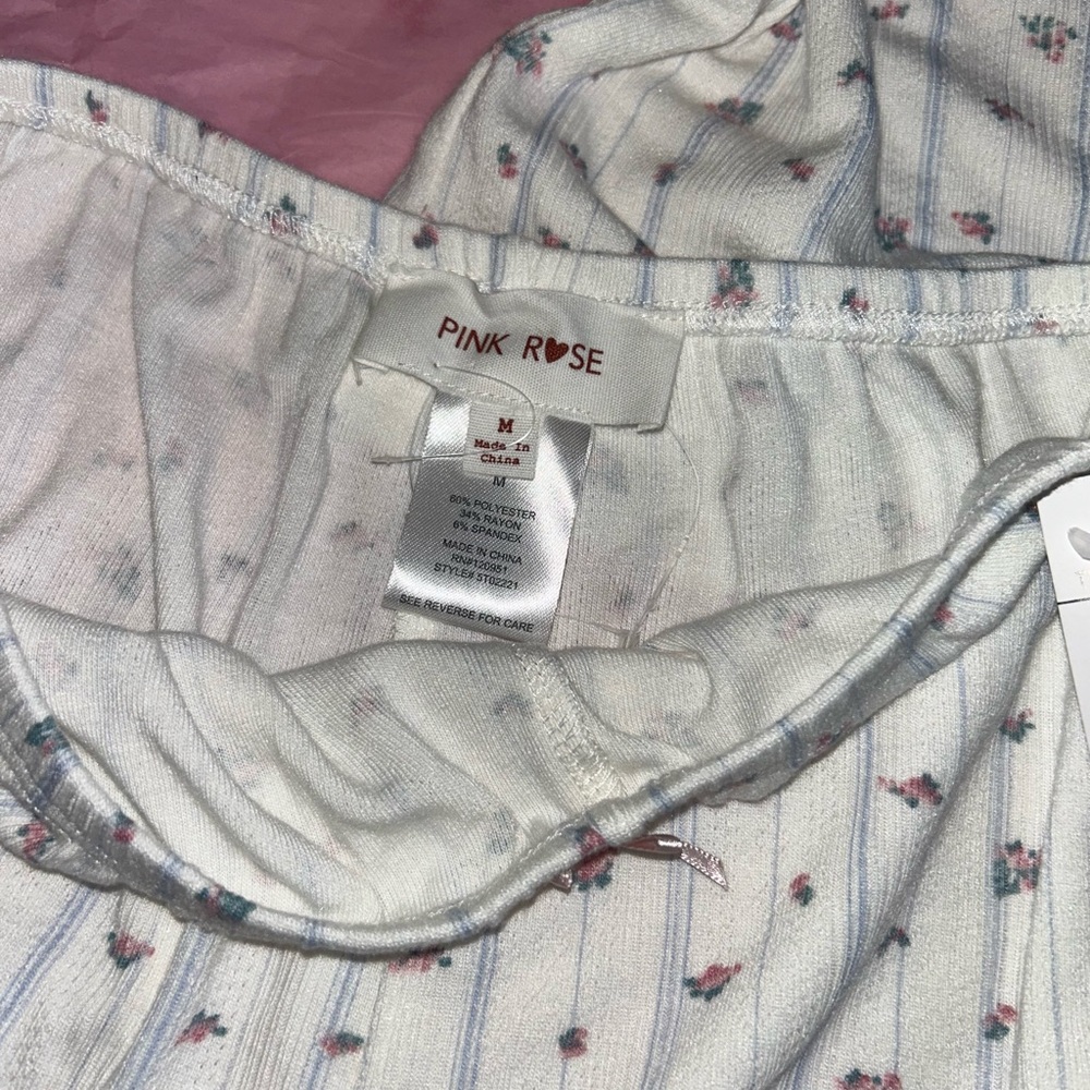 Pink rose medium high waist shorts and cropped cami pajama set - Picture 4 of 6